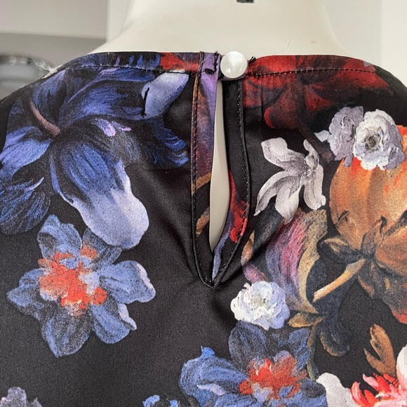 Floral Tank top - Picture 4 of 5